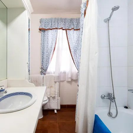 Home2book The Palace La Laguna (Tenerife)